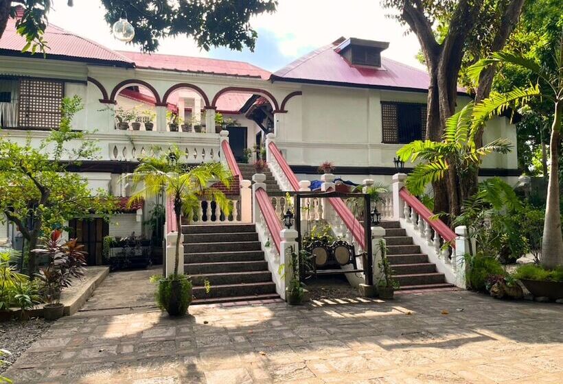 هتل Villa Angela Heritage House