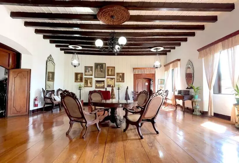 هتل Villa Angela Heritage House