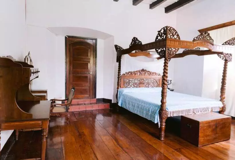 Hotelli Villa Angela Heritage House