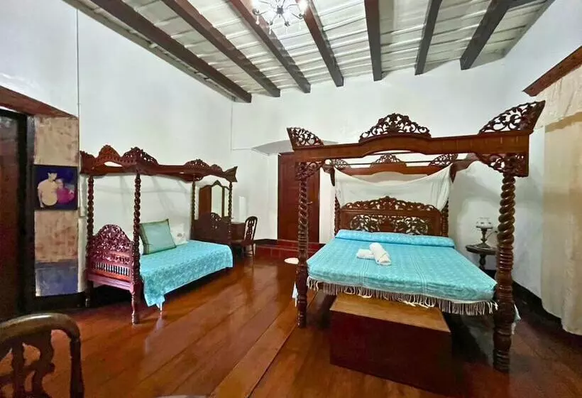 Hotelli Villa Angela Heritage House