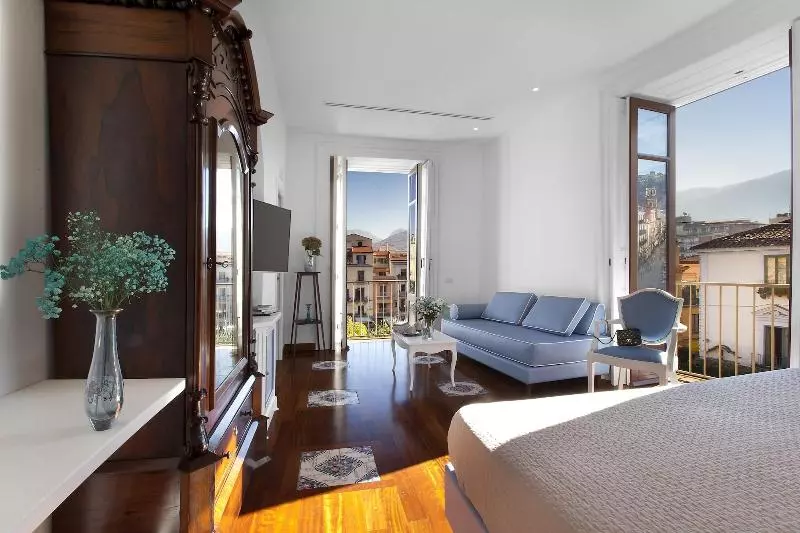 La Casa Dell Orologio   Main Square