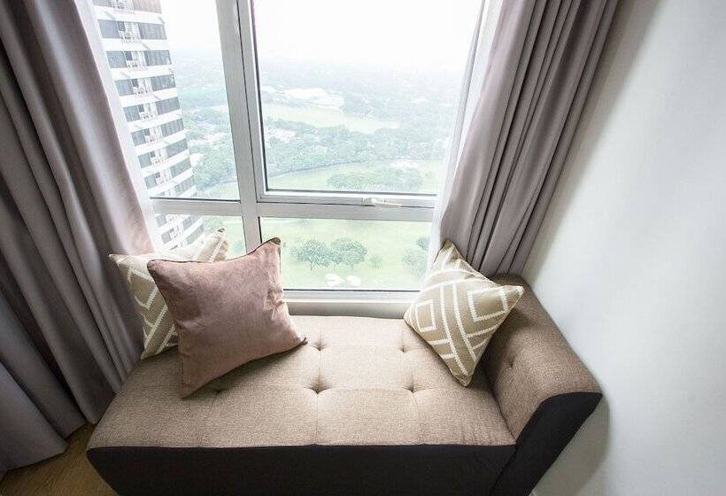 Oasis Regency At Fort Victoria Bgc
