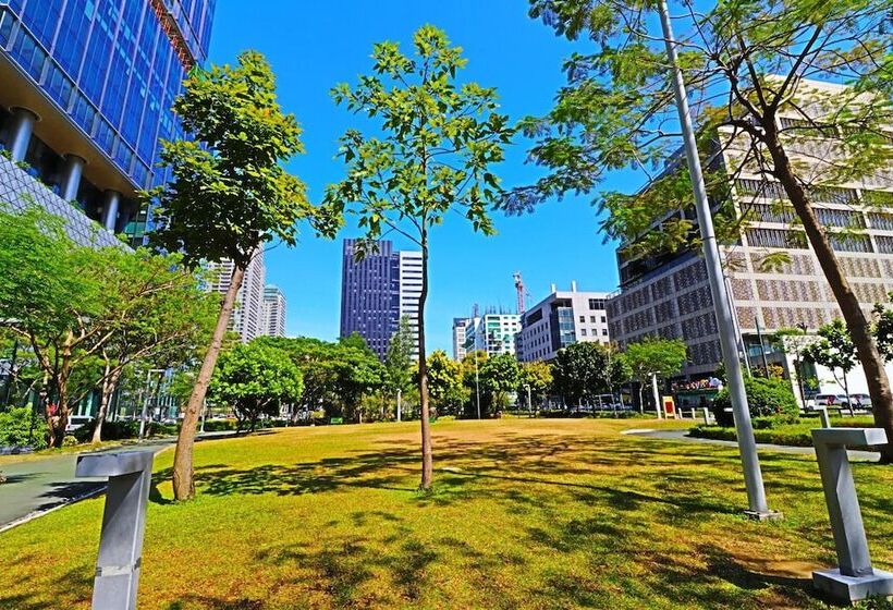 Oasis Regency At Fort Victoria Bgc