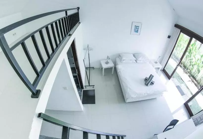 ペンション Canggu Beach Inn