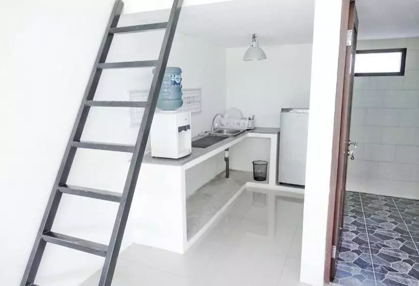 ペンション Canggu Beach Inn