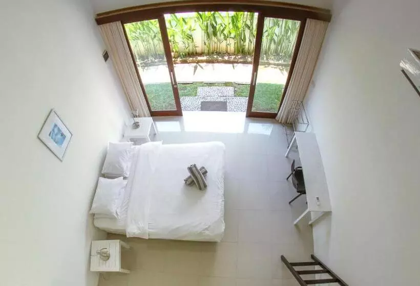 ペンション Canggu Beach Inn