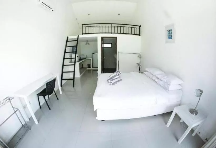 ペンション Canggu Beach Inn