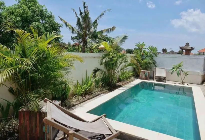 ペンション Canggu Beach Inn