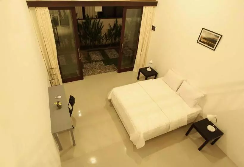 ペンション Canggu Beach Inn