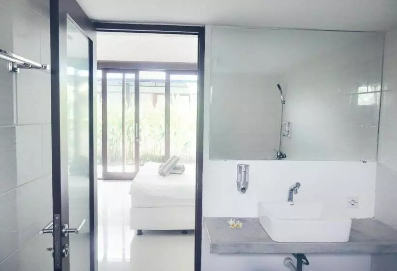 ペンション Canggu Beach Inn