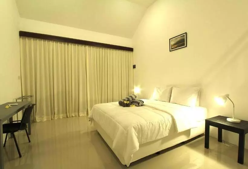 ペンション Canggu Beach Inn
