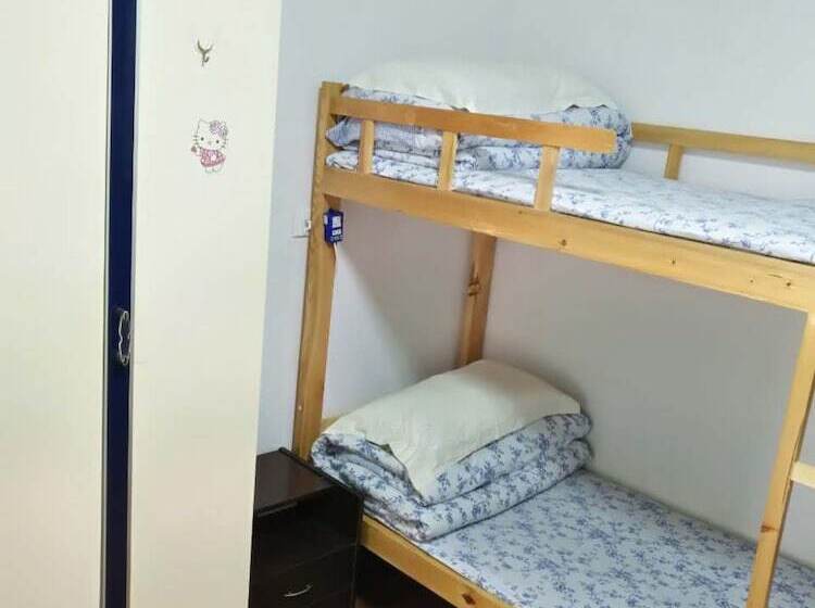 Shanghai Yuelai Guest House   Hostel