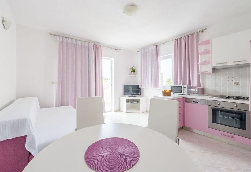 Apartmani Nikolina