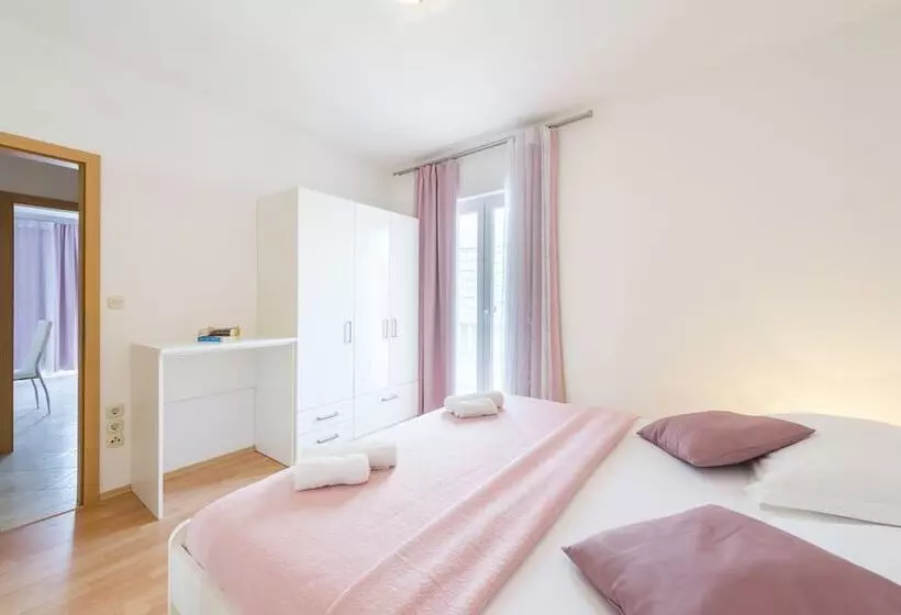 Apartmani Nikolina