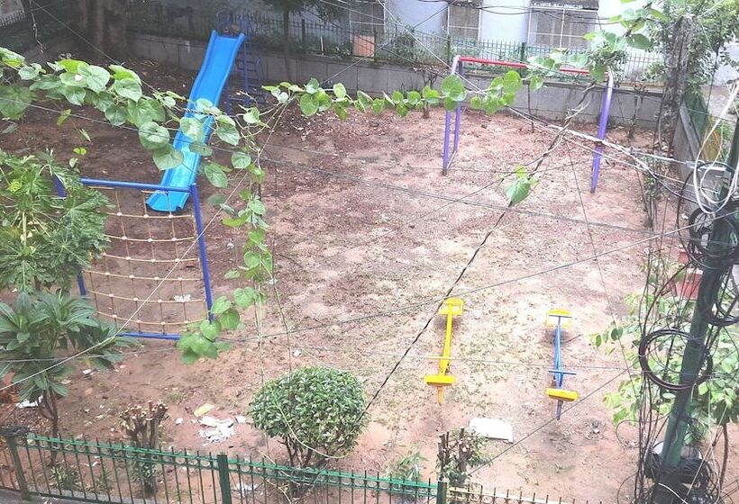 مبيت وإفطار Livia Residency