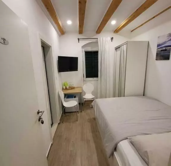 Aamiaismajoitus (B&B) The Little Gem