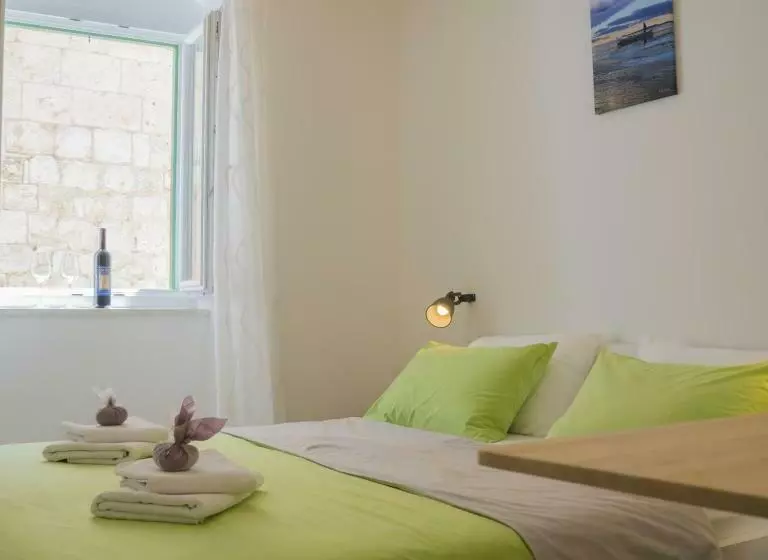 Aamiaismajoitus (B&B) The Little Gem