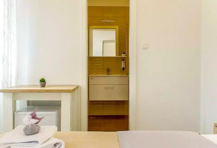 Aamiaismajoitus (B&B) The Little Gem