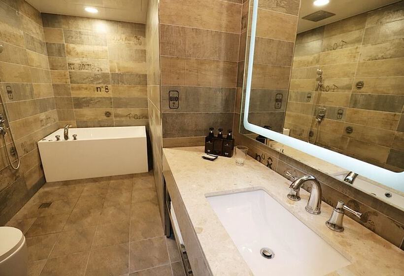 Dongducheon Hotel The Gray