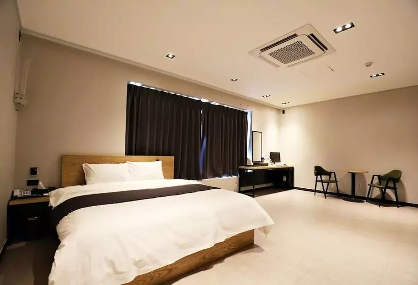 Dongducheon Hotel The Gray