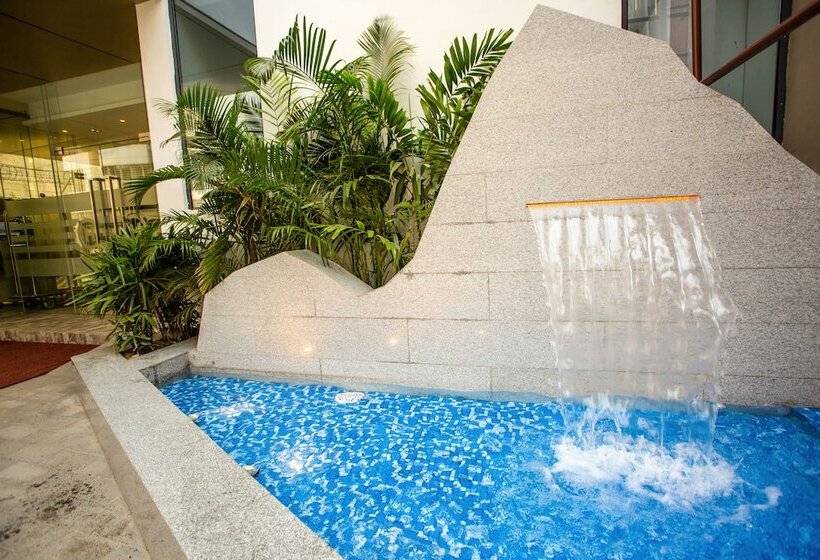 هتل Hansa A Premium Residence