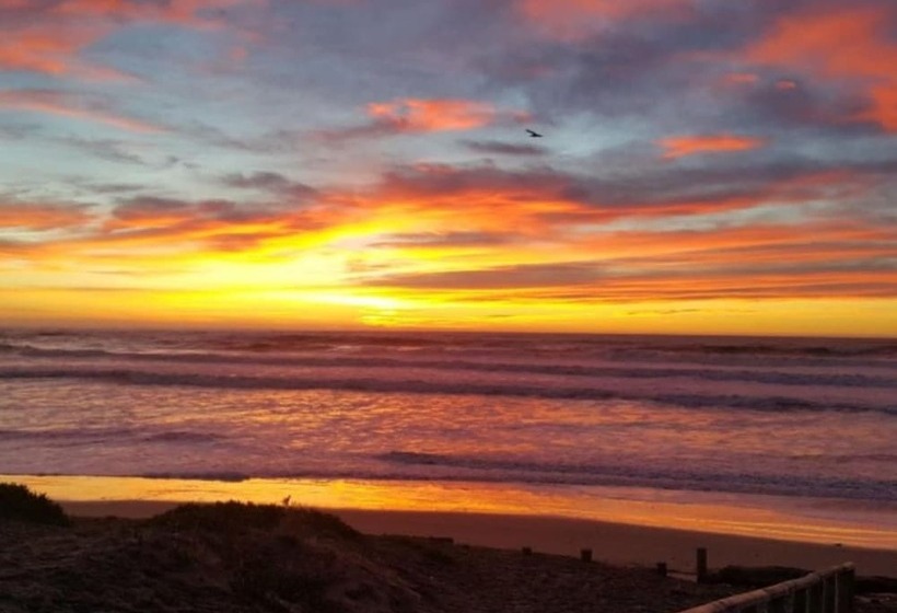 בית מלון כפרי South Brighton Holiday Park