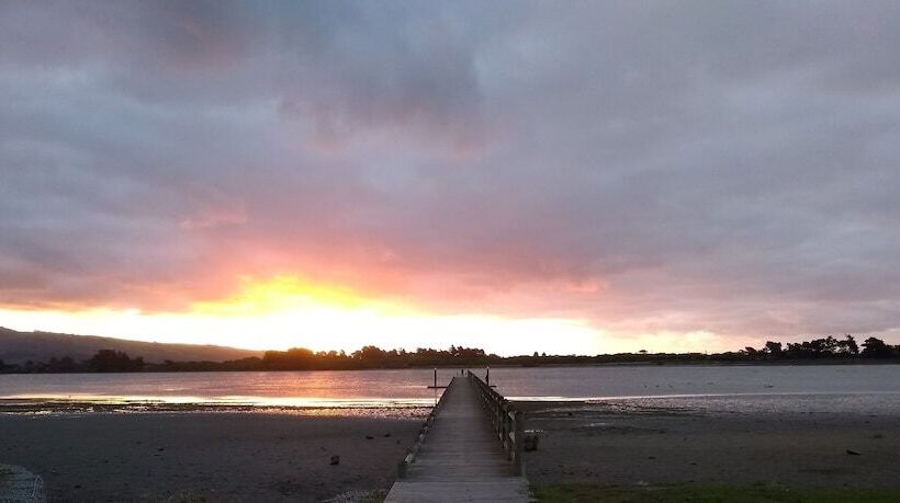 בית מלון כפרי South Brighton Holiday Park