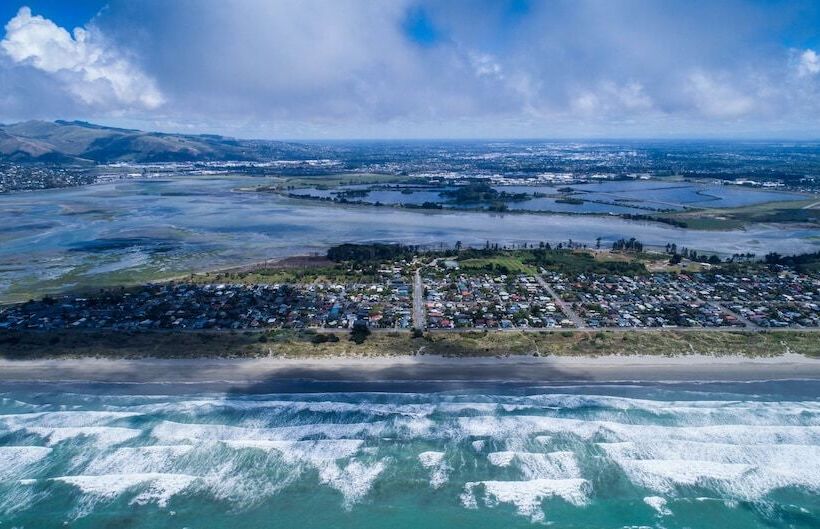 בית מלון כפרי South Brighton Holiday Park