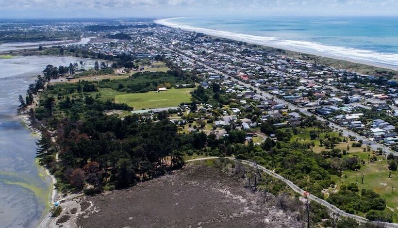 בית מלון כפרי South Brighton Holiday Park