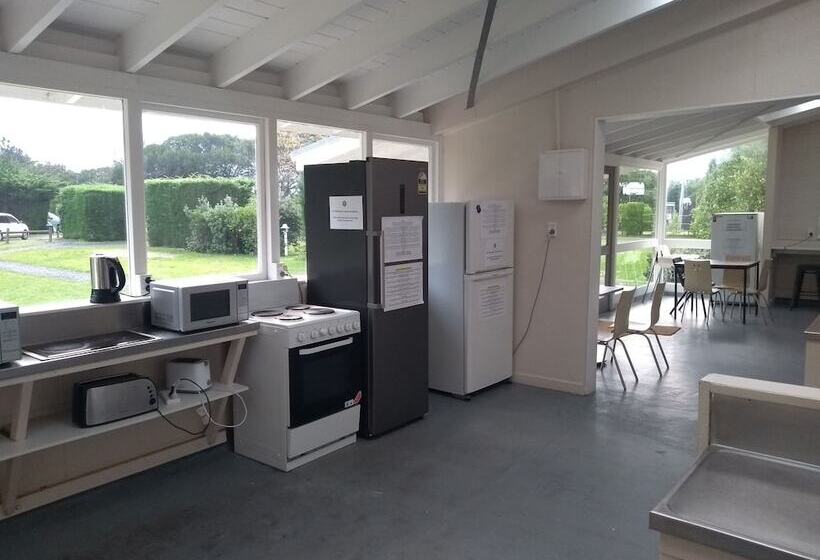 בית מלון כפרי South Brighton Holiday Park