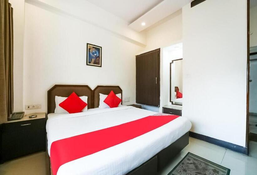 בית מלון כפרי Utsav