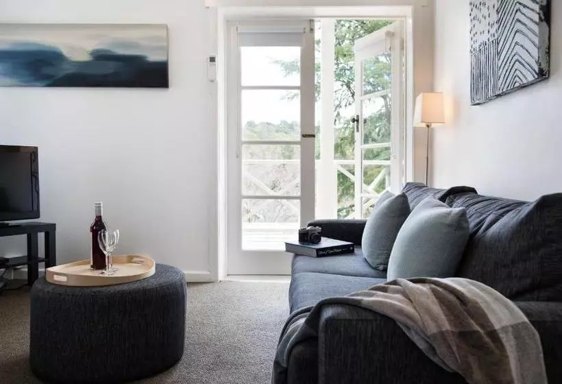 Lake Daylesford Apartment 6