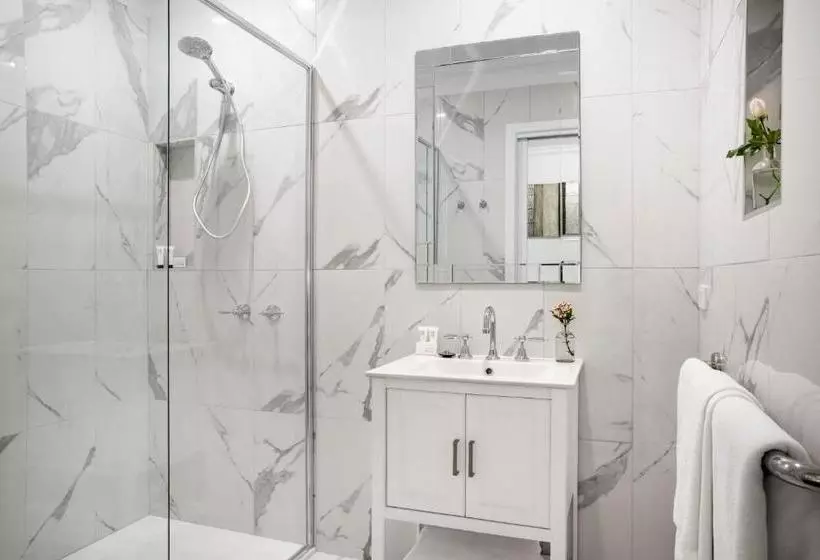 Lake Daylesford Apartment 6