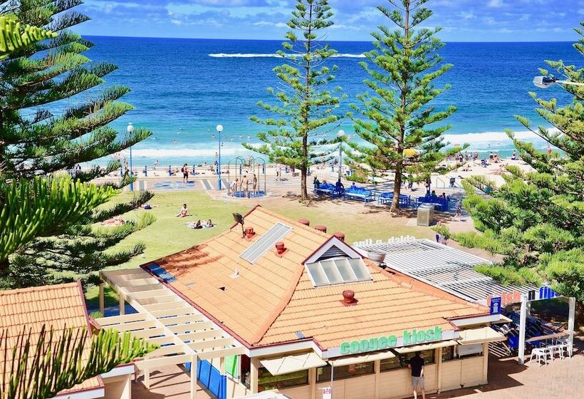 Mad Monkey Hostel Coogee Beach