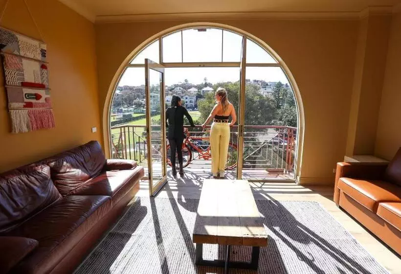 Mad Monkey Hostel Coogee Beach