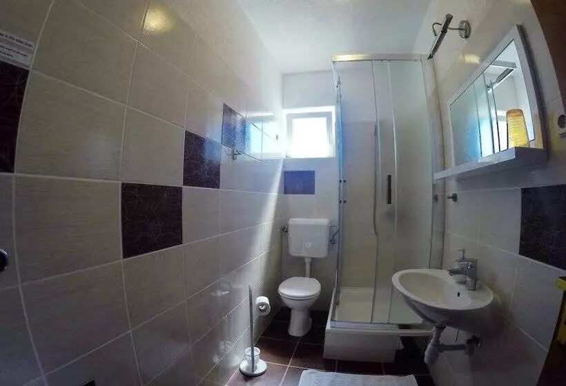 ペンション Vila Lacman