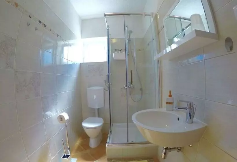 ペンション Vila Lacman