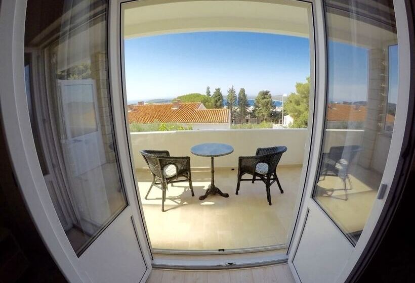 Pensiune Vila Lacman