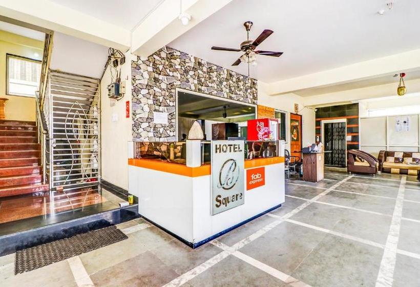 ホテル Capital O 11626 B Square