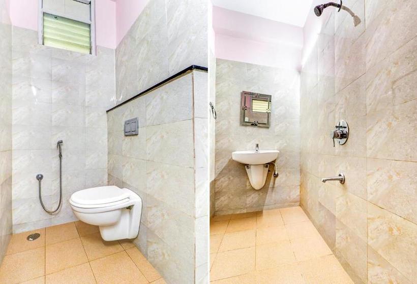 ホテル Capital O 11626 B Square