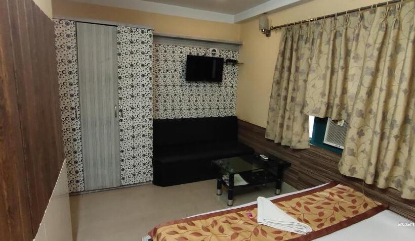 هتل Royal Residency