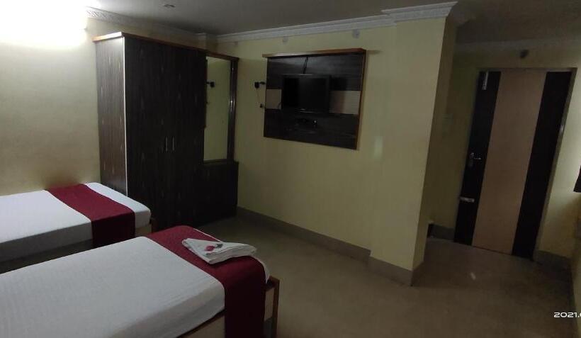 هتل Royal Residency