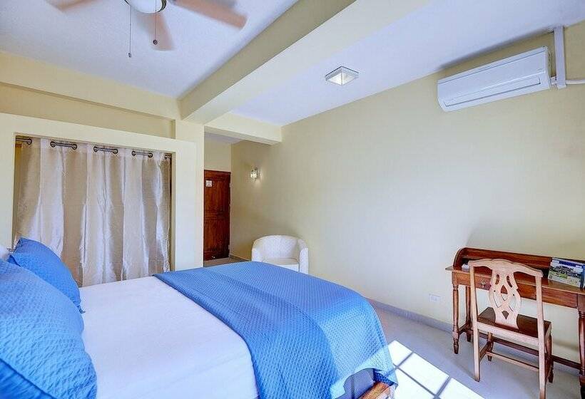 Hotelli L'auberge Du Vieux Port