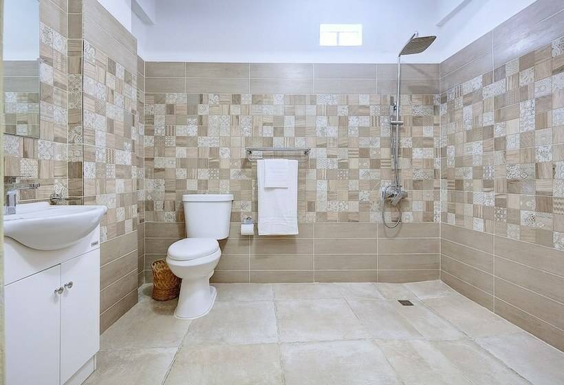 Hotelli L'auberge Du Vieux Port