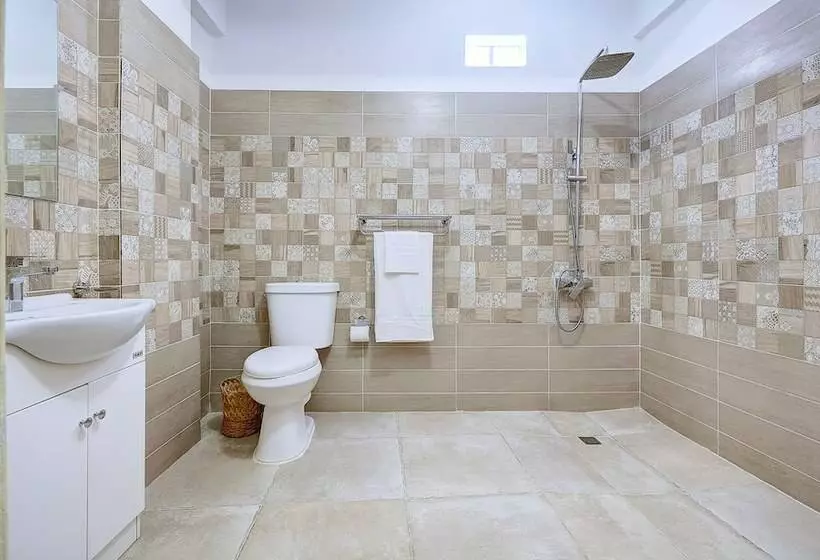 هتل L'auberge Du Vieux Port