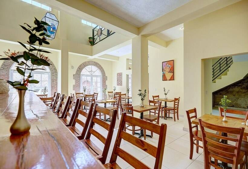 Hotelli L'auberge Du Vieux Port