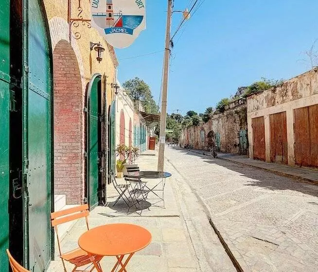 هتل L'auberge Du Vieux Port