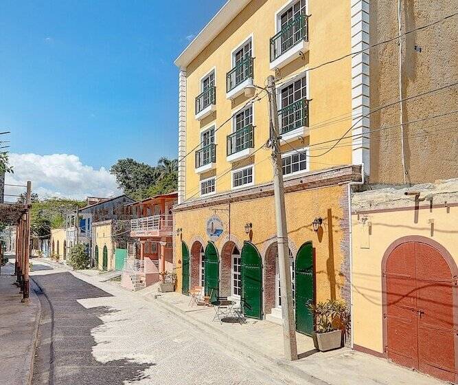 Hotelli L'auberge Du Vieux Port