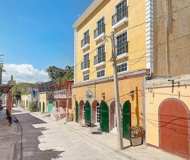 هتل L'auberge Du Vieux Port