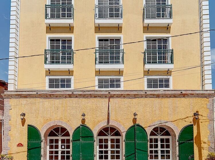 Hotelli L'auberge Du Vieux Port